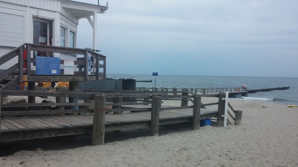 Behindertengerechter Badesteg am Strandzugang 8, © TSK