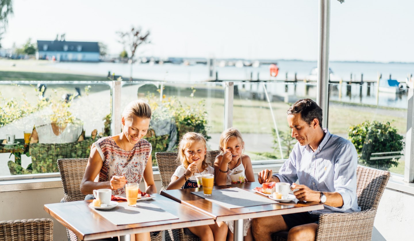 Familie beim Essen, © Stadt RDG