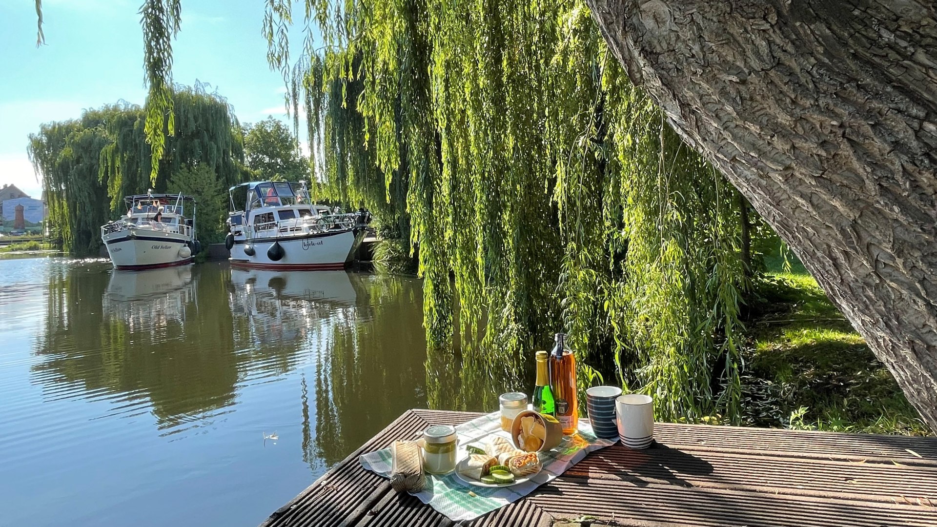 Das Papillon-Bistro in Parchim liefert Leckereien direkt an die Elde., © Stadt Parchim