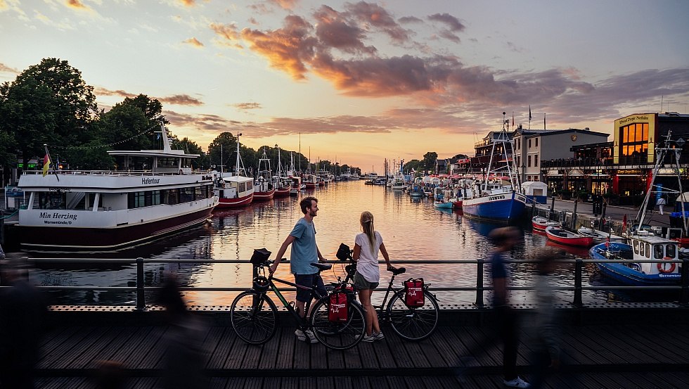 Radfahrer am Alten Strom in Warnemünde, © TMV/Gänsicke