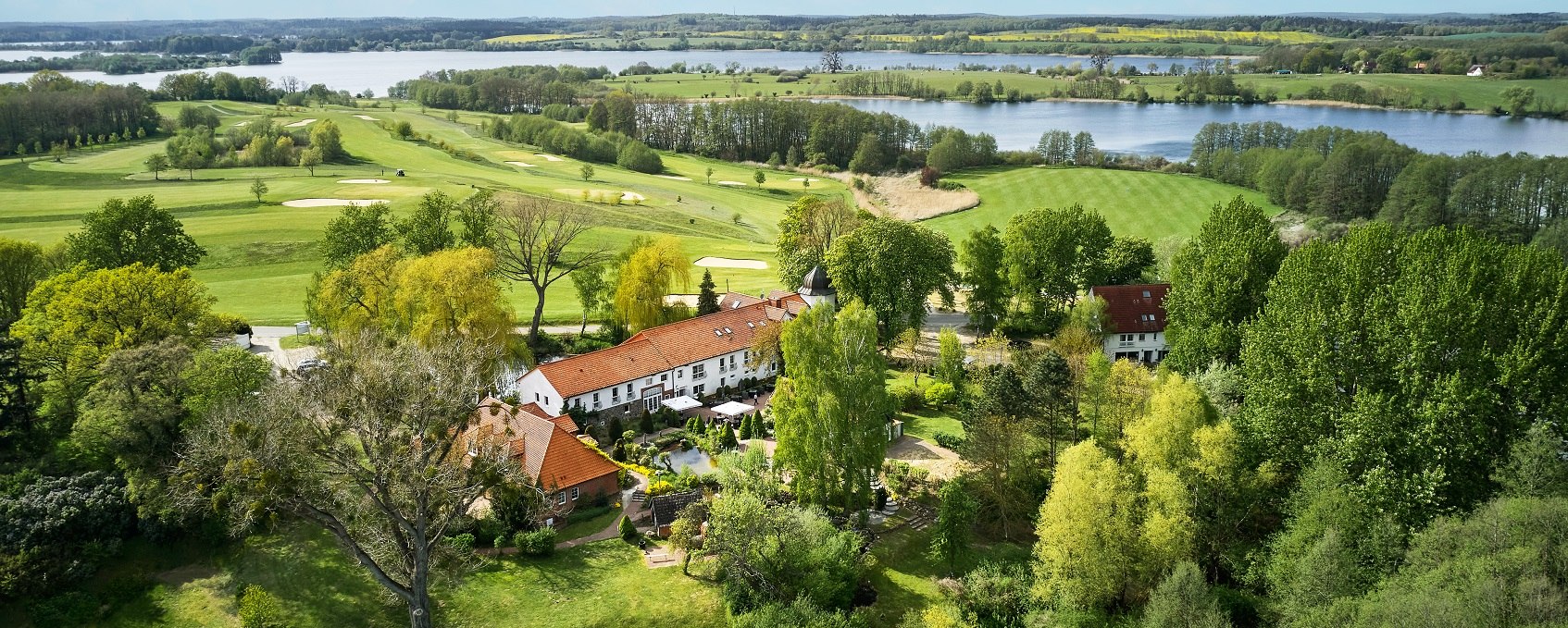 Luftaufnahme Golfhotel Serrahn, © Van der Valk Linstow