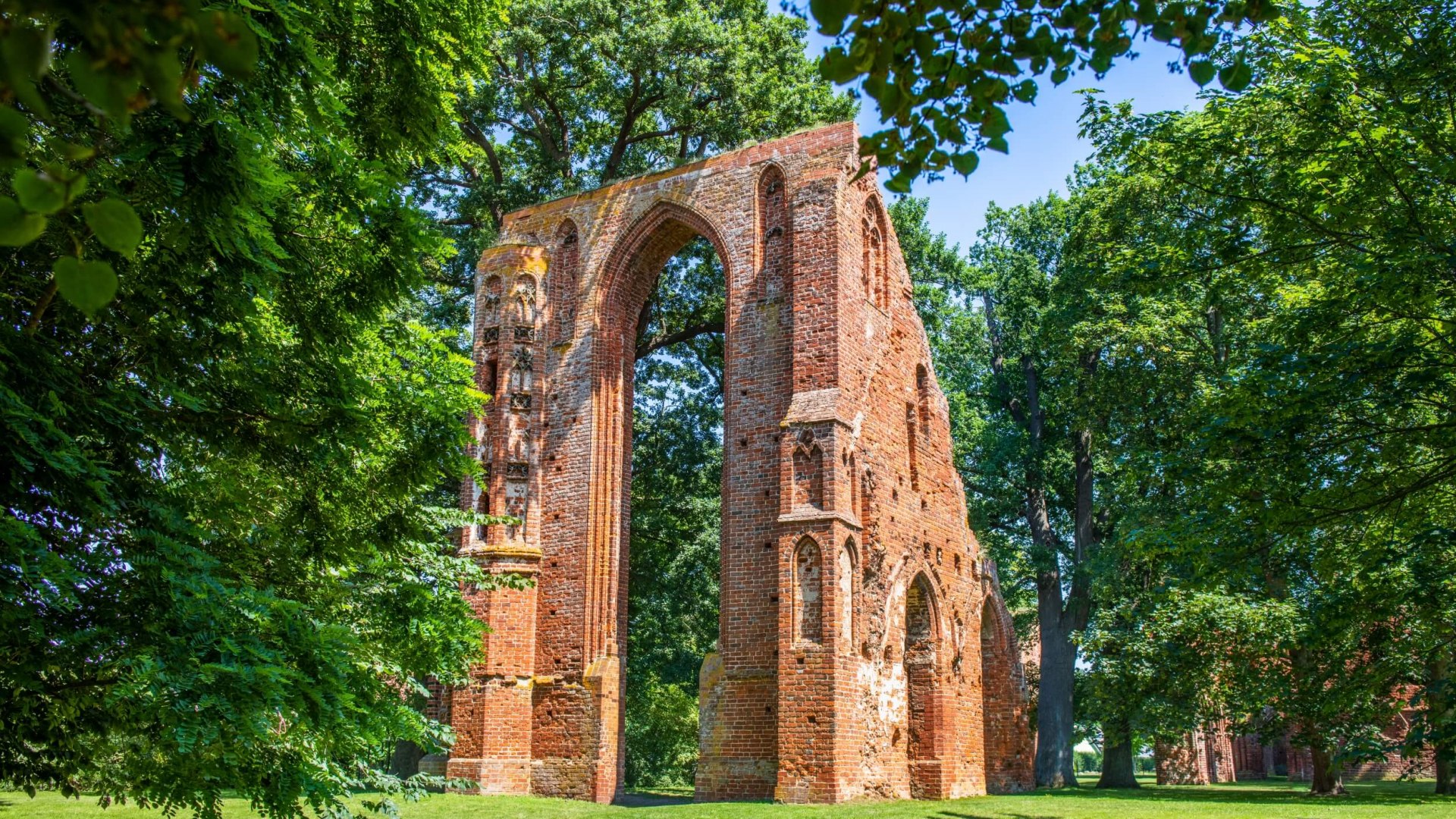 Die Klosterruine Eldena. Sie steht am Ortsrand von Greifswald., © TMV/Tiemann