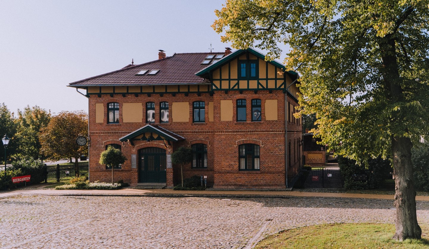 Bahnhof Dargun Außenansicht, © BAHNHOF Dargun