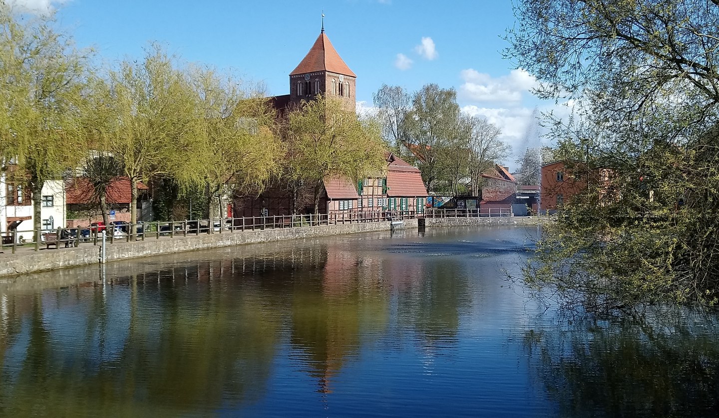 Mühlenteich mit Stadtmühle und Kirche, © Jana Koch