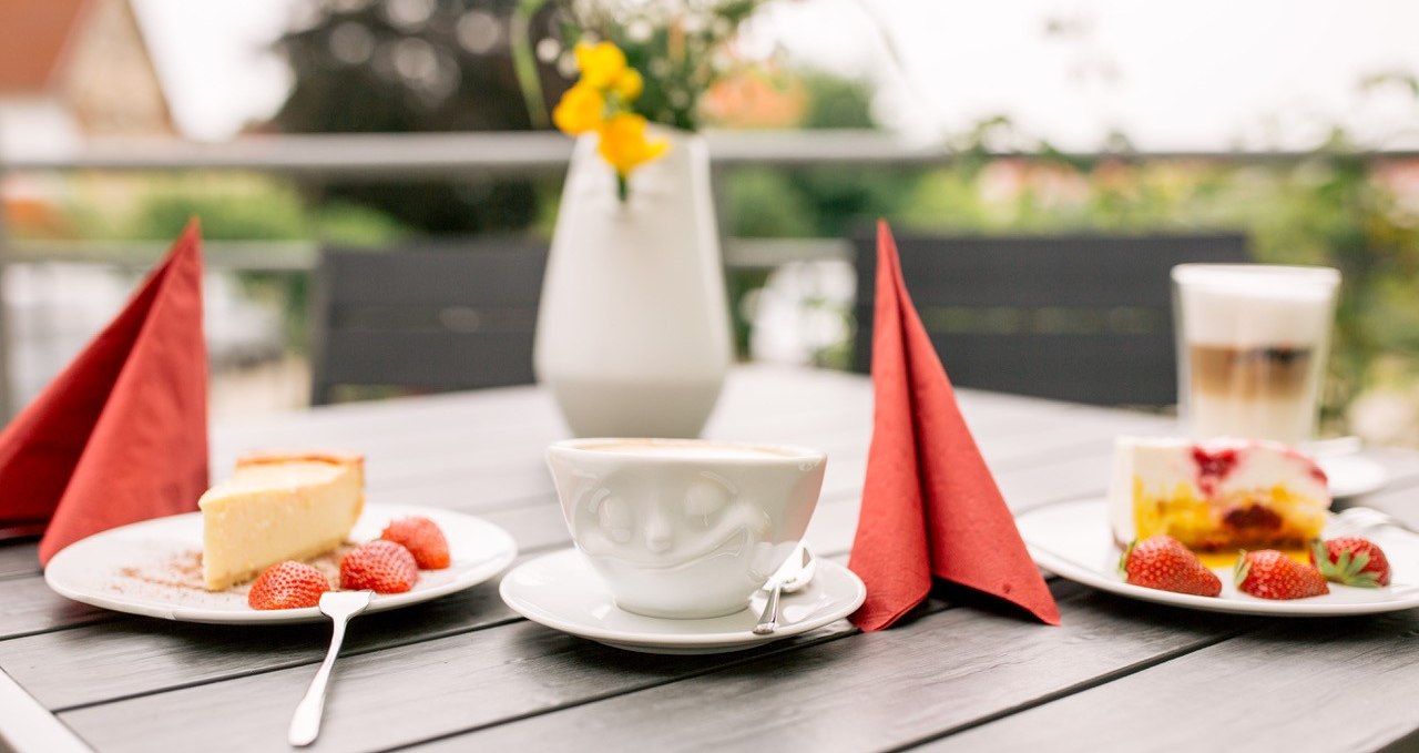 Terrasse und Lounge WeinDepot Malchow, © Mirko Hesnchler