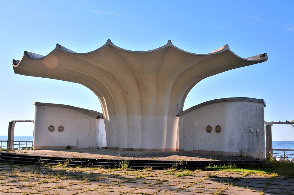 Musikpavillon Kurmuschel an der Sassnitzer Strandpromenade, © Tourismuszentrale Rügen