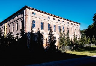 Außenansicht Gutshaus Rossin, © Verein Schlösser und Herrenhäuser MV / Lars  Schoenherr