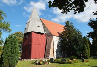 Seitenansicht der Tribohmer Feldsteinkirche von Süden, © Martin Hagemann