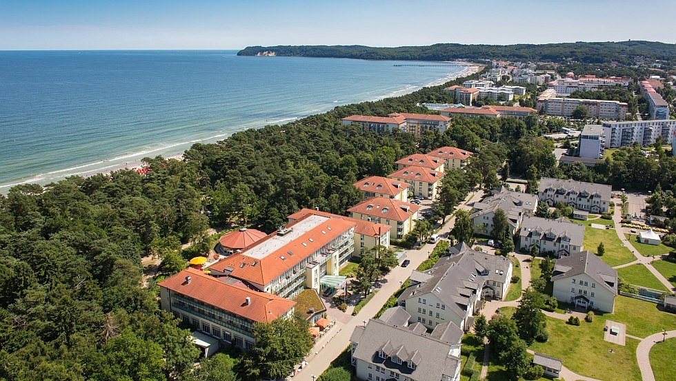 Tief unter dem kleinen Dünenwald schlummert heilkräftiges Thermalwasser, © Seehotel BINZ-THERME Rügen