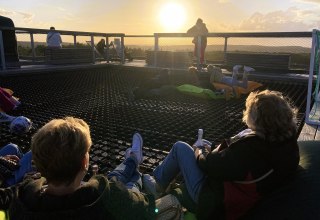 Gipfeltreffen auf dem Baumwipfelpfad in Heringsdorf, © Erlebnis Akademie AG / Baumwipfelpfad Usedom