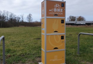 E-Bike Ladestation Damgarten Hafen, © Sabine Maus