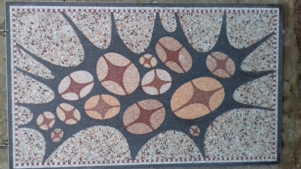 „Zellen“ -      Paneel:      200 x 120 x 1,5 cm – Terrazzo/ Mosaik geschliffen, © Dietmar Drenkhahn