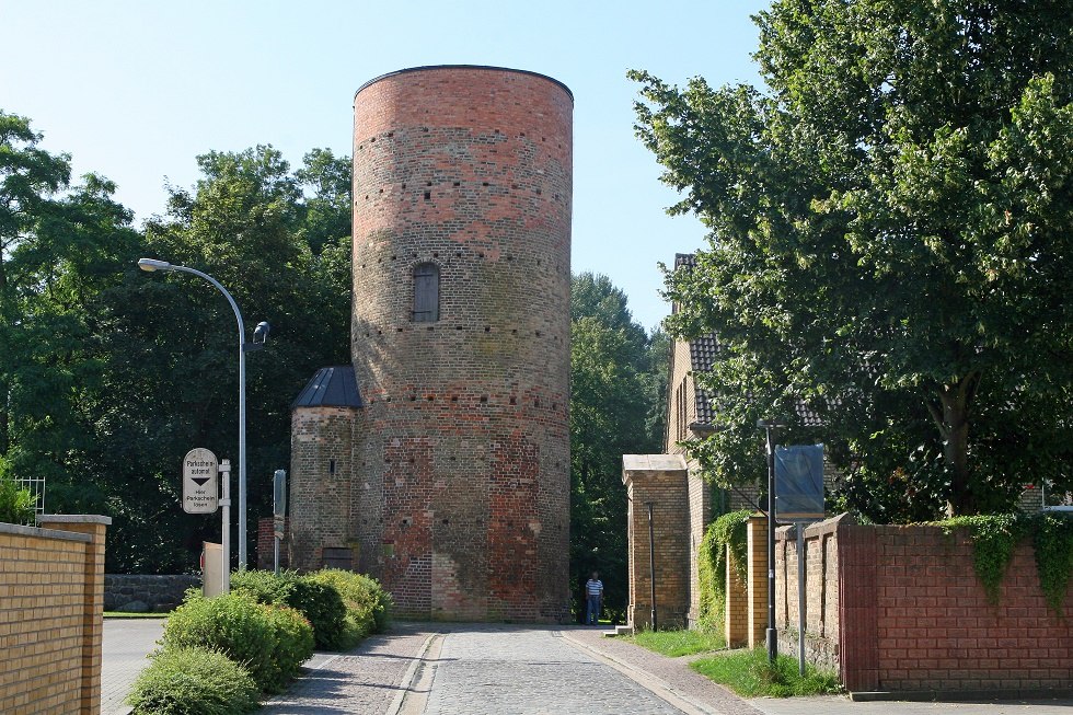 der historische Pulverturm aus dem 15. Jahrhundert, © Sabrina Wittkopf-Schade