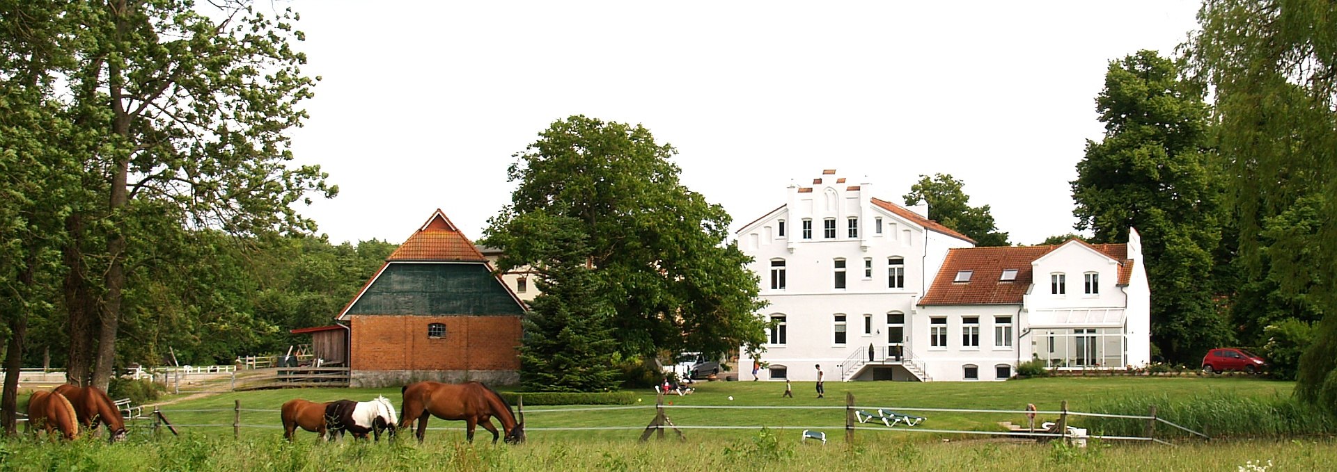 Blick über die Teichwiese, © Gutshaus Gramkow