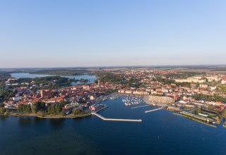 Hafenresidenz Waren (Müritz) –
Ihr exklusiver Rückzugsort am Warener Hafen, © K&K Ferienimmobilien GmbH & Co.KG