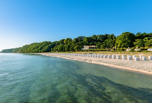 Wer an Rügen denkt, der sieht weite Sandstrände, klares Ostseewasser und sattgrüne Buchenwälder vor sich. Die Insel hat aber noch so viel mehr zu bieten. Die Ostseeinsel hat mit Göhren das einzige Seebad Deutschlands, das gleichzeitig Kneipp-Kurort ist., © TMV/Tiemann