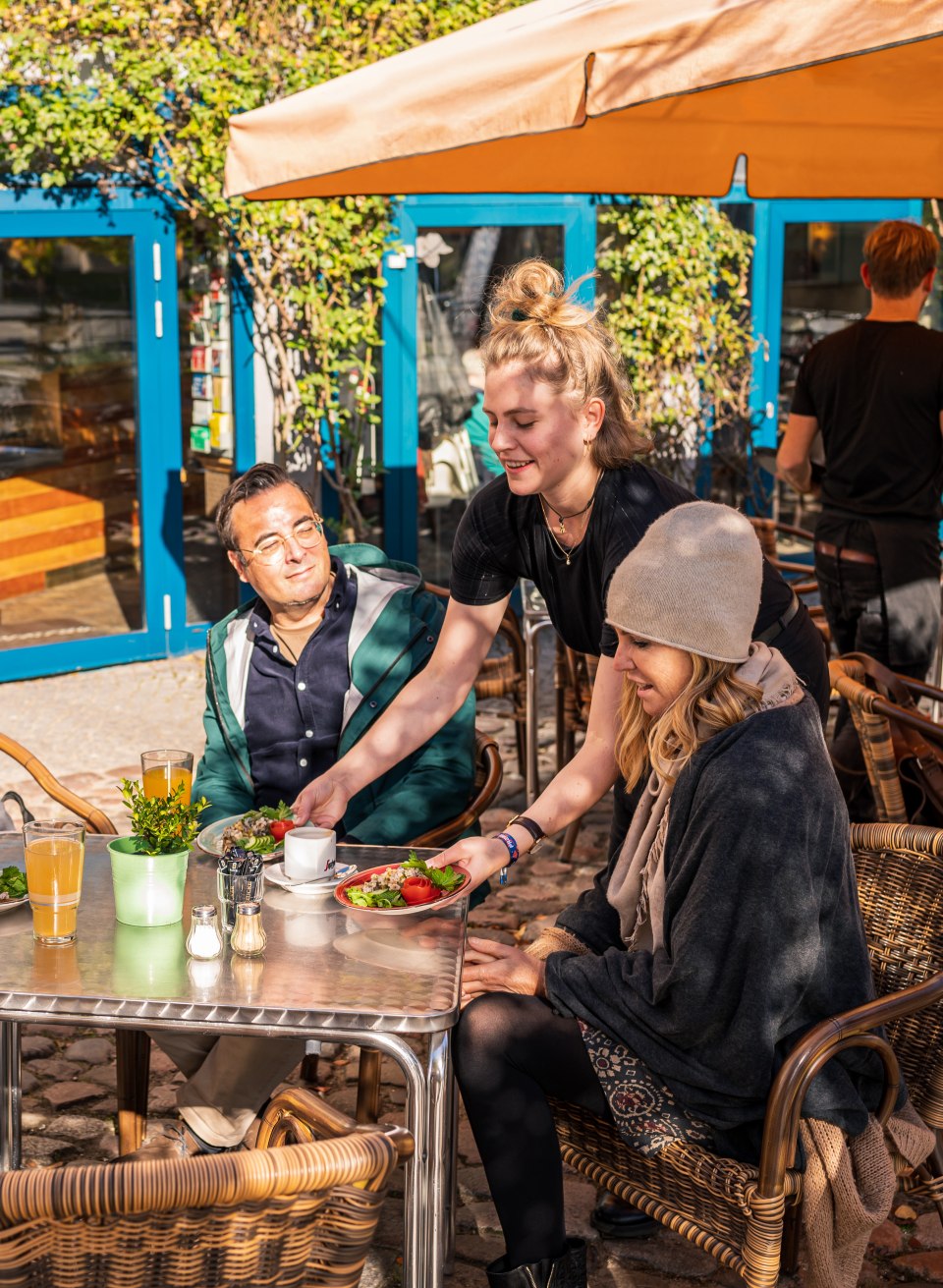 Die Likörfabrik in Rostock hat eine Terrasse, die auch noch im Herbst wunderbar sonnig ist, © TMV/Tiemann