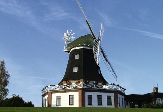 Beliebtes Ausflugsziel und Wahrzeichen von Klütz ist die Holländerwindmühle, © Stadtinformation Klütz