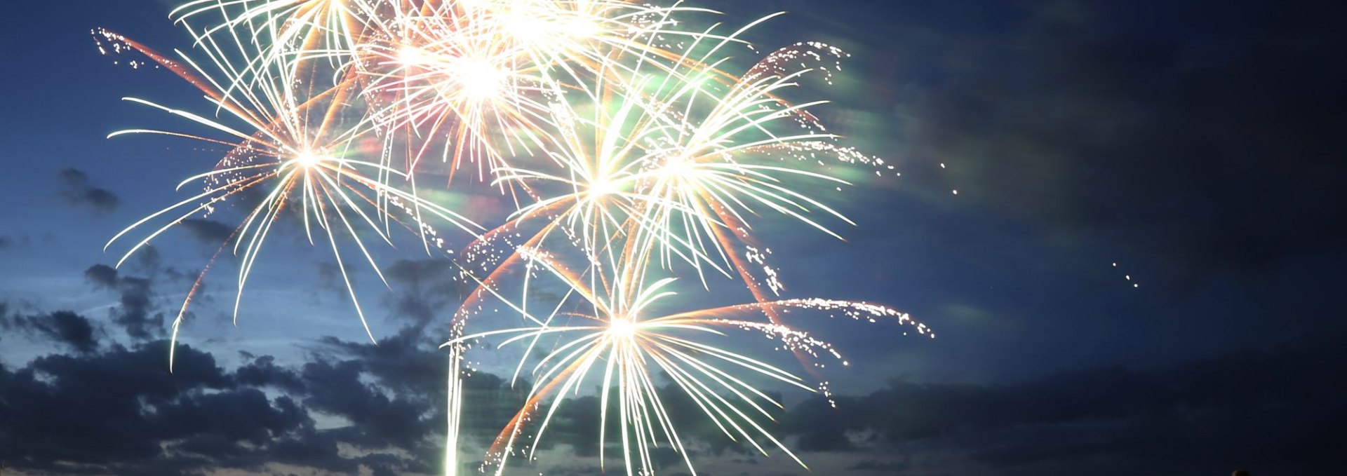 XXL Strandfeuerwerk, © DAS FOTO henry boehm