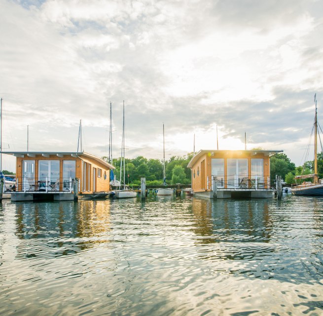 Hausboote im Naturhafen Krummin, © Naturhafen-Krummin GmbH