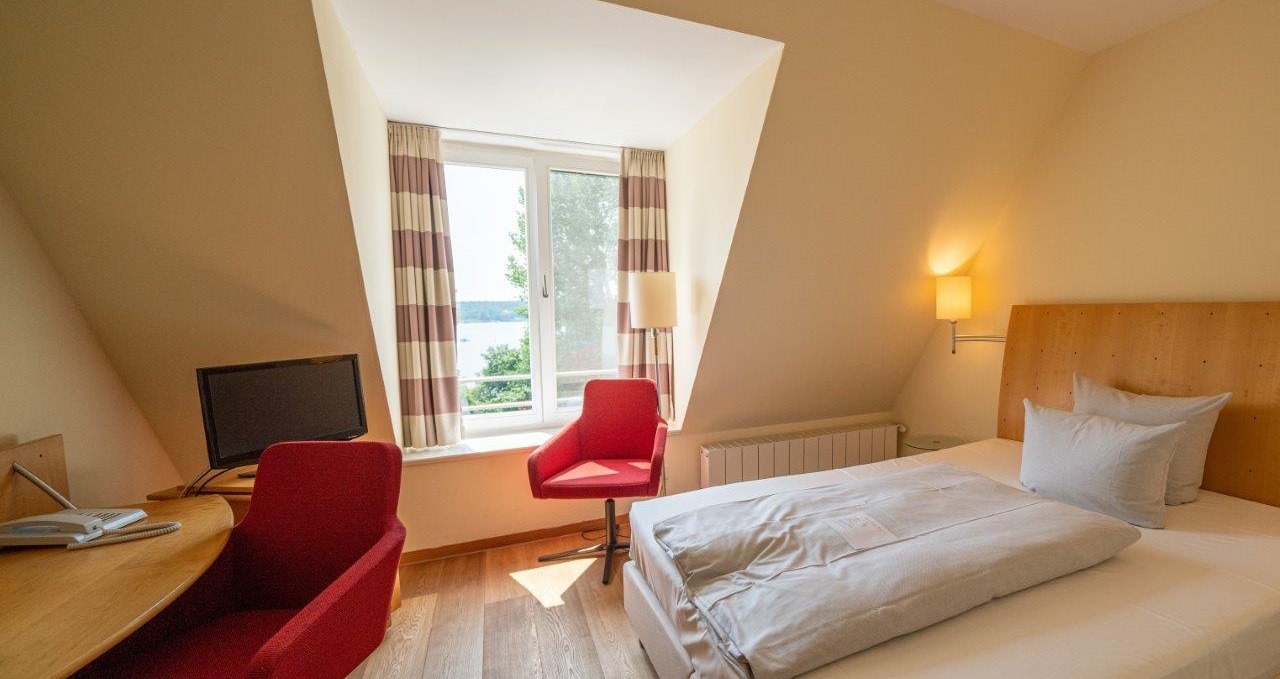 Einblick in ein Doppelzimmer des Hotels Kleines Meer, © Hotel Kleines Meer