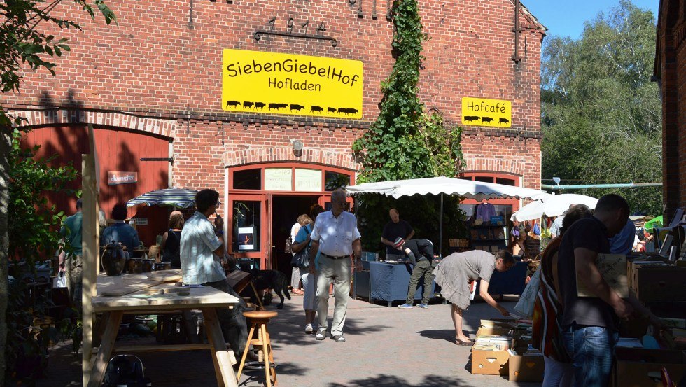 "Land&Leute" Markt auf dem SiebenGiebelHof, © Cafè 7/Elain Volmer