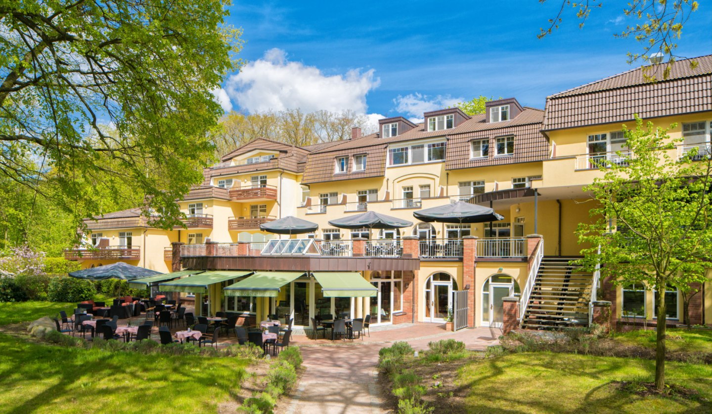 Außenansicht Hotel Kurhaus am Inselsee, © Florian Busch