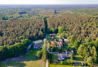 Ein Blick auf den Hof und die Rostocker Heide, © TMV/Witzel