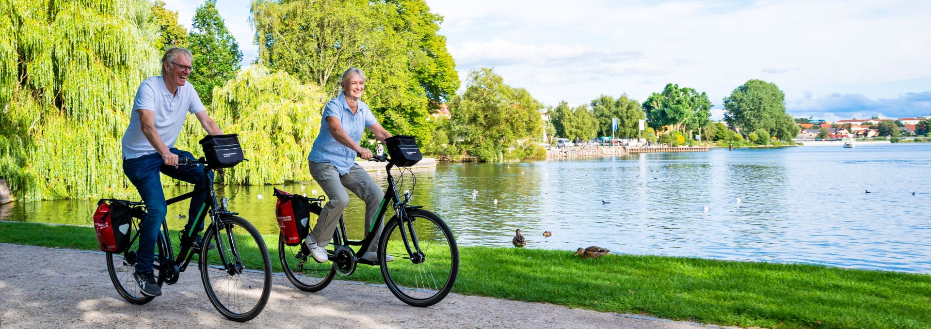 Von Ort zu Ort vorbei an Seen, © Mecklenburger Radtour