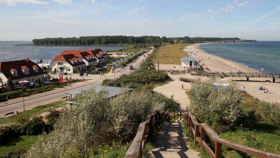 Blick auf das Salzhaff, die Halbinsel Wustrow und die Ostsee vom Schmiedeberg aus, © Kurverwaltung Ostseebad Rerik