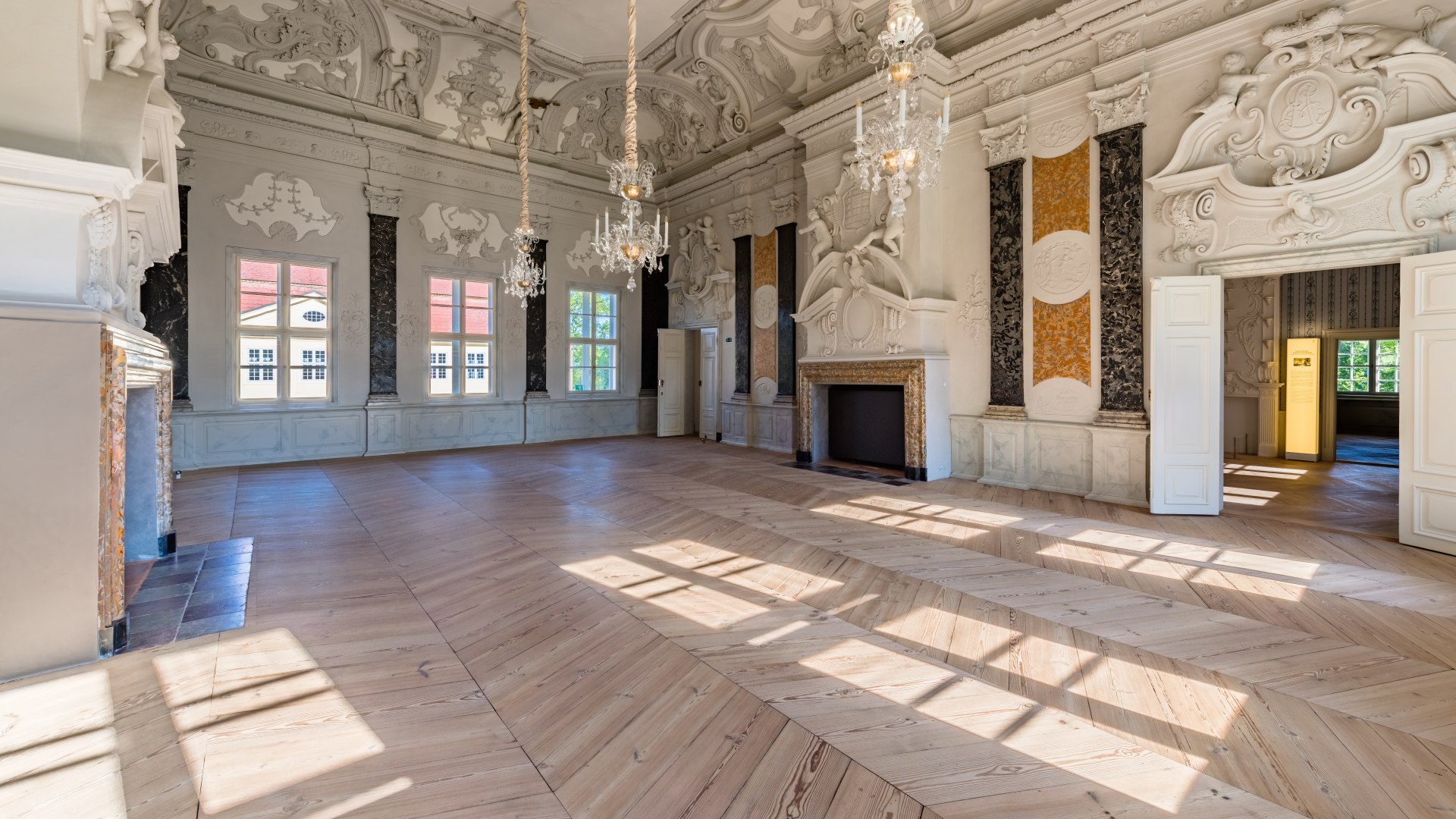 Der opulente Festsaal im Schloss Mirow., © TMV/Tiemann