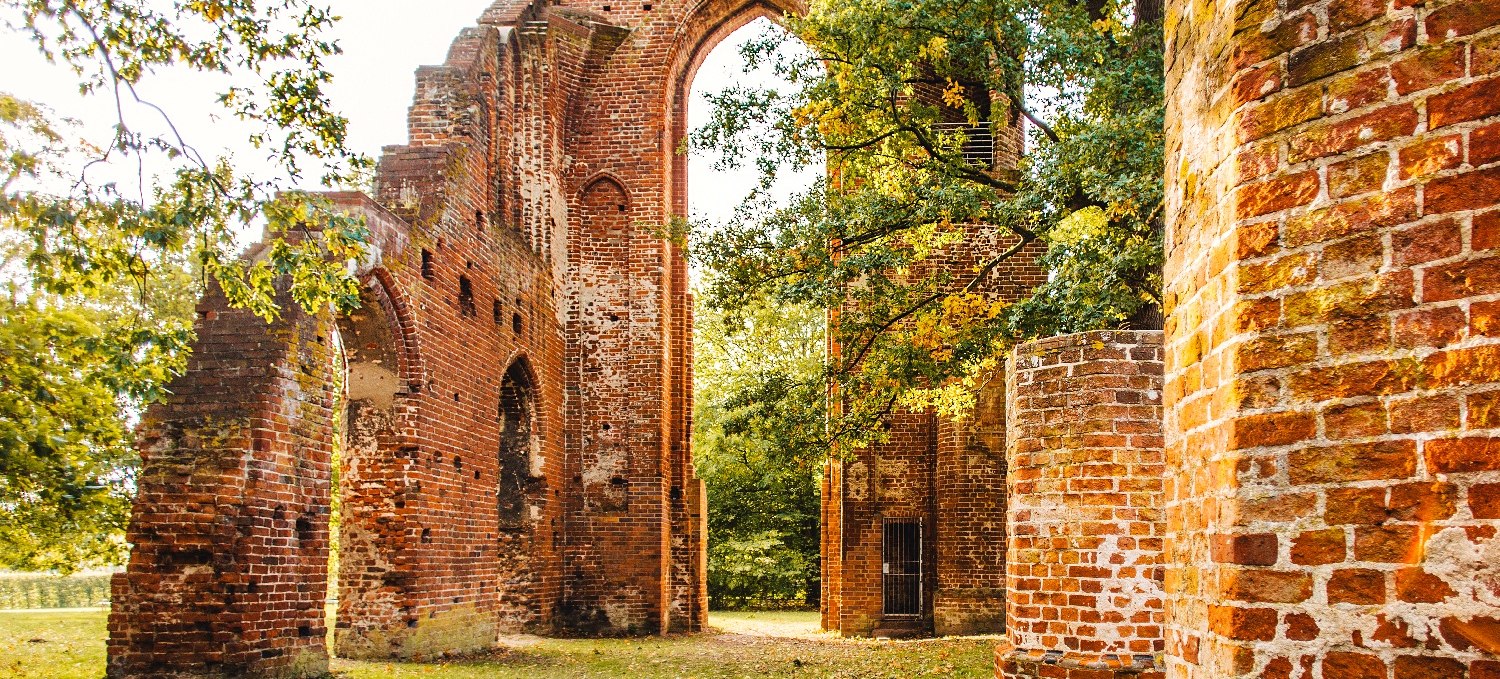 Wahrzeichen Greifswalds und zu Weltruhm gelangt durch Romantiker Caspar David Friedrich: Die Klosterruine Eldena., © Wally Pruß