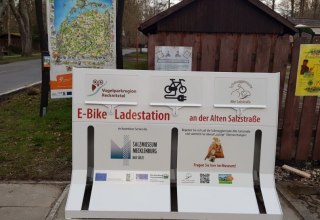 E-Bike-Ladestation am Salzmuseum Mecklenburg in Bad Sülze, © Martin Hagemann