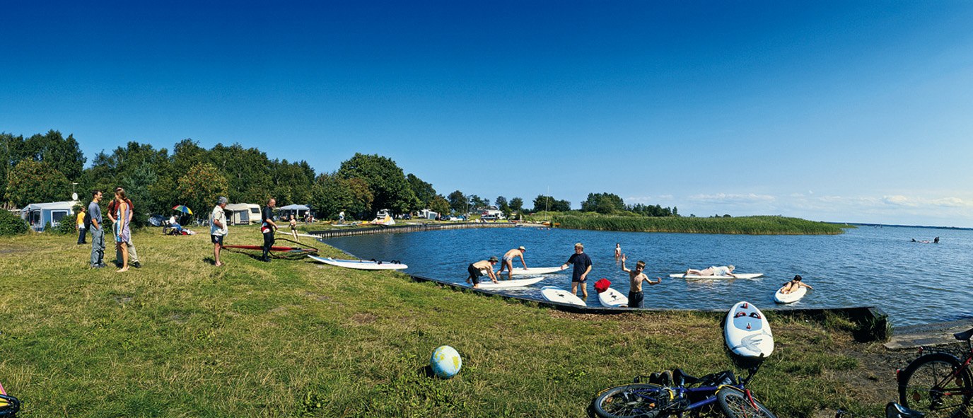 Der Surfereinstieg in der Ferienanlage, © Regenbogen AG