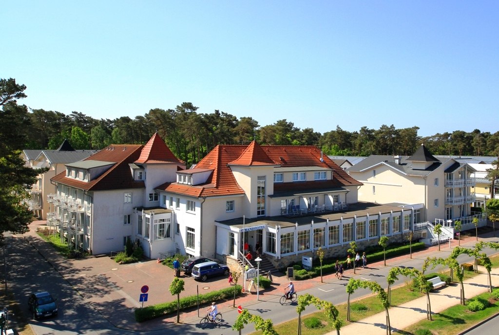 Frontansicht Strandhotel Baabe, © Strandhotel Baabe