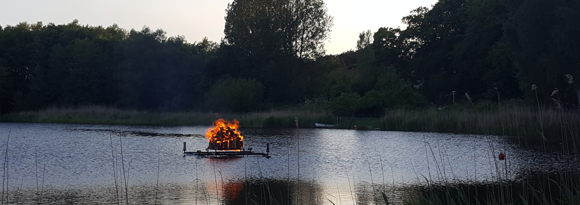 Fackelschwimmen auf dem Kölpinsee, © 20180519_202006.jpg