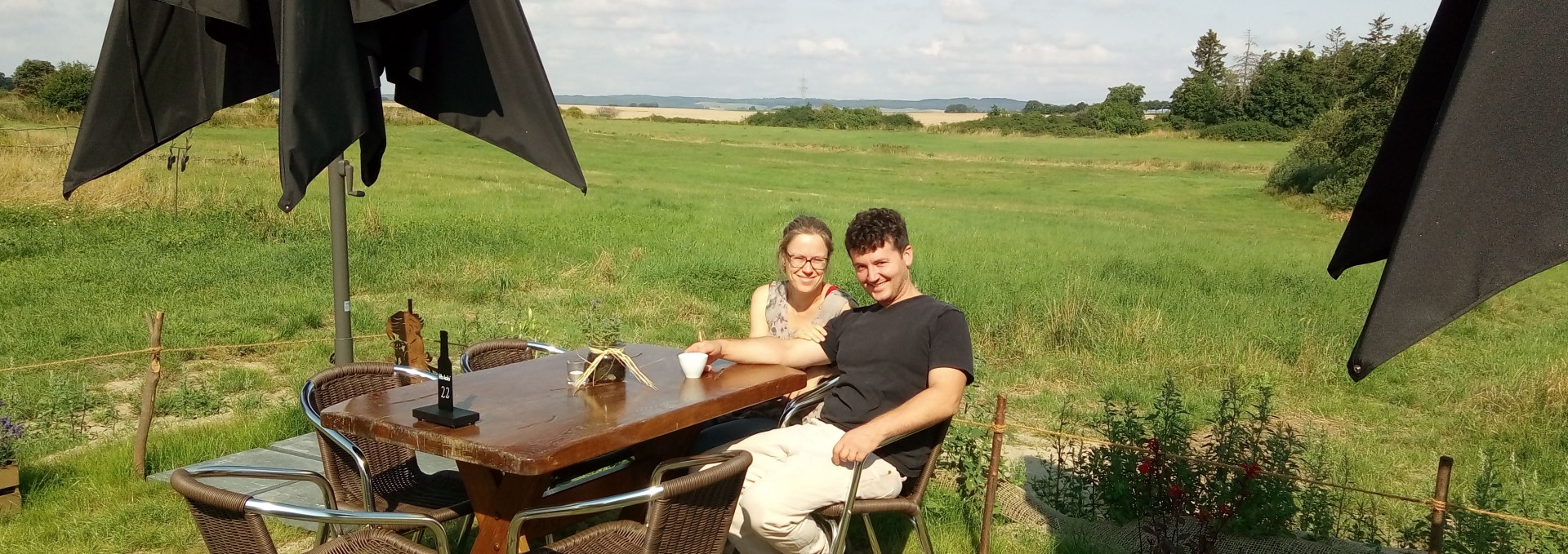 Mirjan und Antje Hornburg-Zeneli auf der Terrasse unserer Brasserie, © Märchengarten GbR