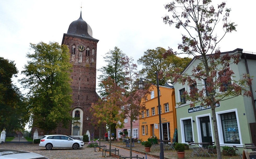 St. Jacobi Kirche in Gingst auf Rügen - Eingang -, © Tourismuszentrale Rügen