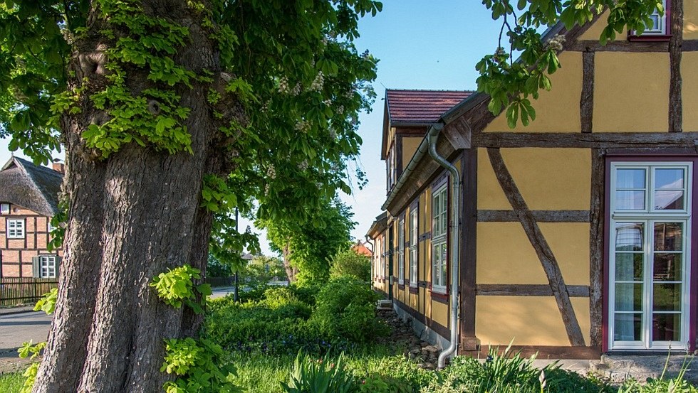 Außenansicht Gutshaus Neuendorf, © Ulrike Schacht