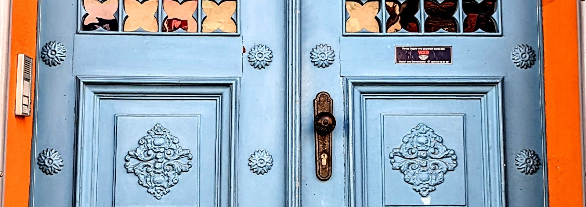 Türen aus der Zeit des Klassizismus - eine Besonderheit in Güstrow, © Güstrow Tourismus