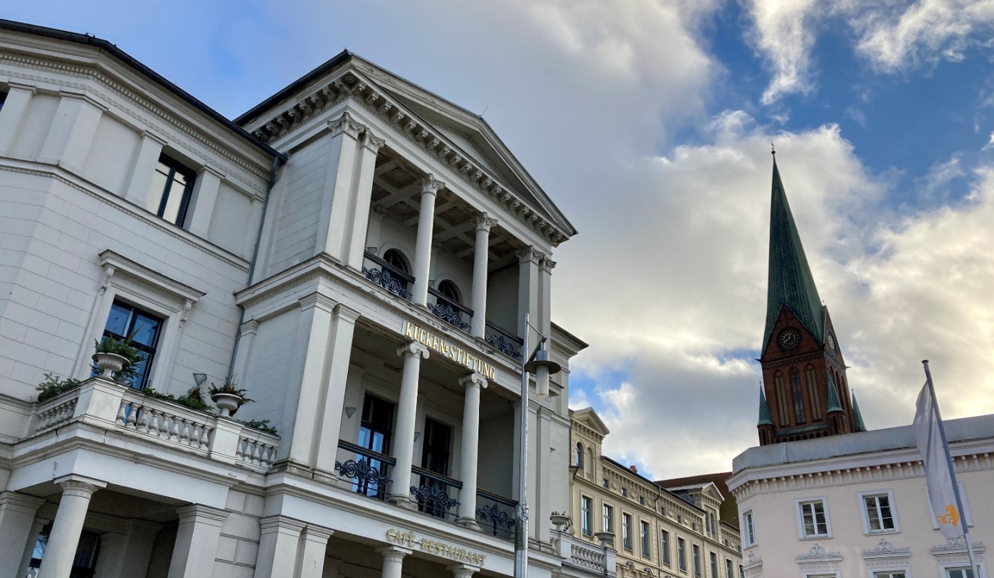 Gebäude der Kücken-Stiftung am Pfaffenteich in Schwerin., © Stadtmarketing Gesellschaft Schwerin