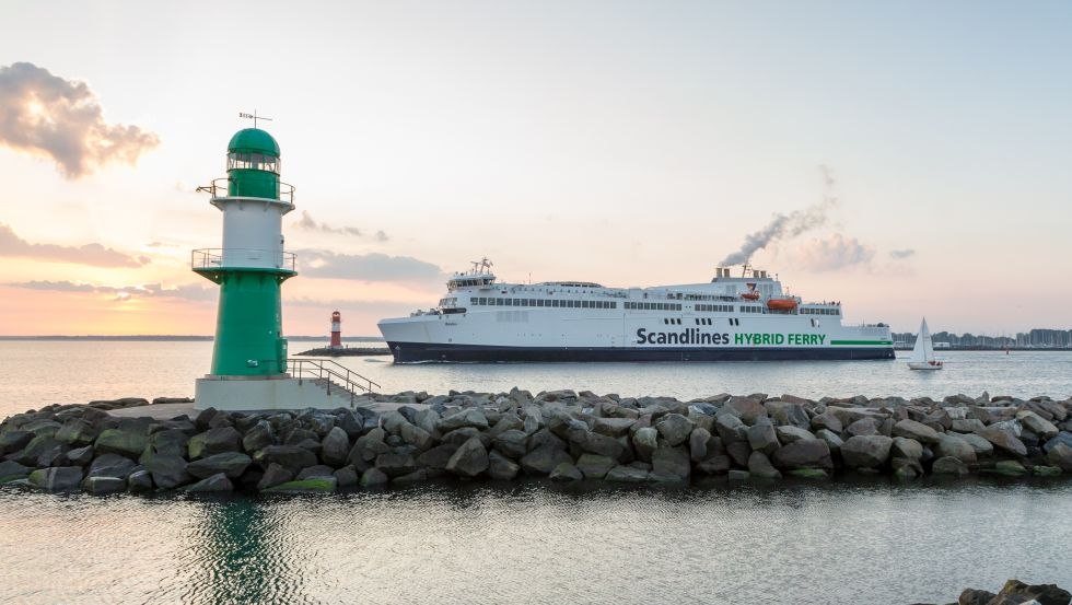 An Bord geht's auf Wasserwegen Richtung Mecklenburg-Vorpommern. Seien Sie Ihr eigener Kapitän oder nutzen Sie die Fährverbindungen., © Siemens!Ulrich Wirrwa