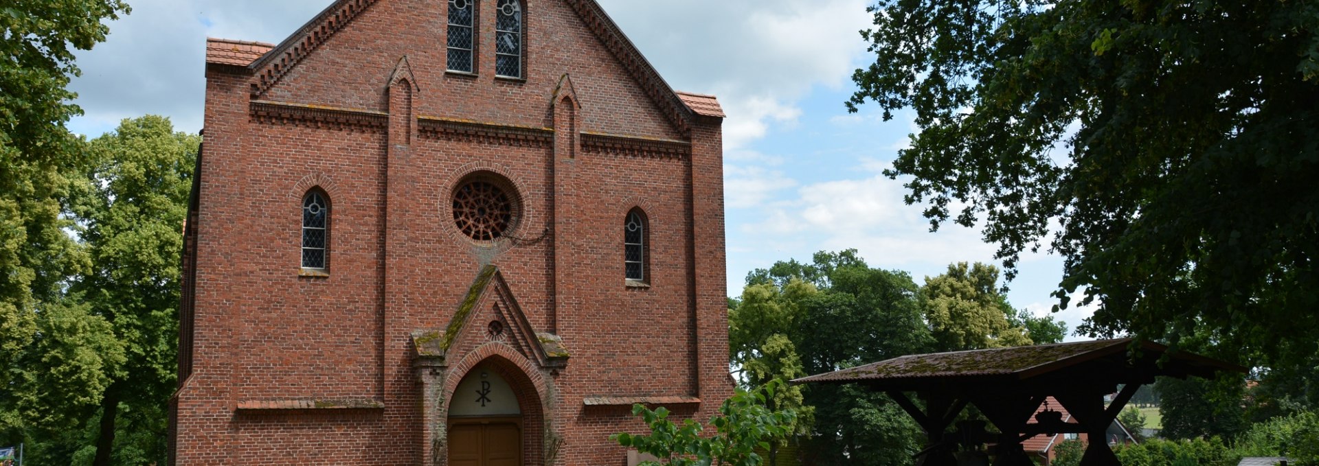 Dorfkirche Plate mit Glockenturm, © Foto: Karl-Georg Haustein