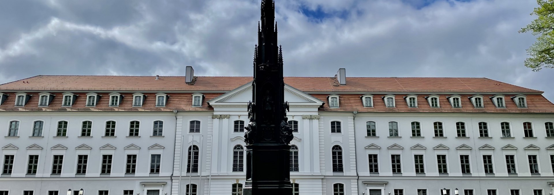 Die Universität Greifswald mit dem Rubenowdenkmal., © Gudrun Koch