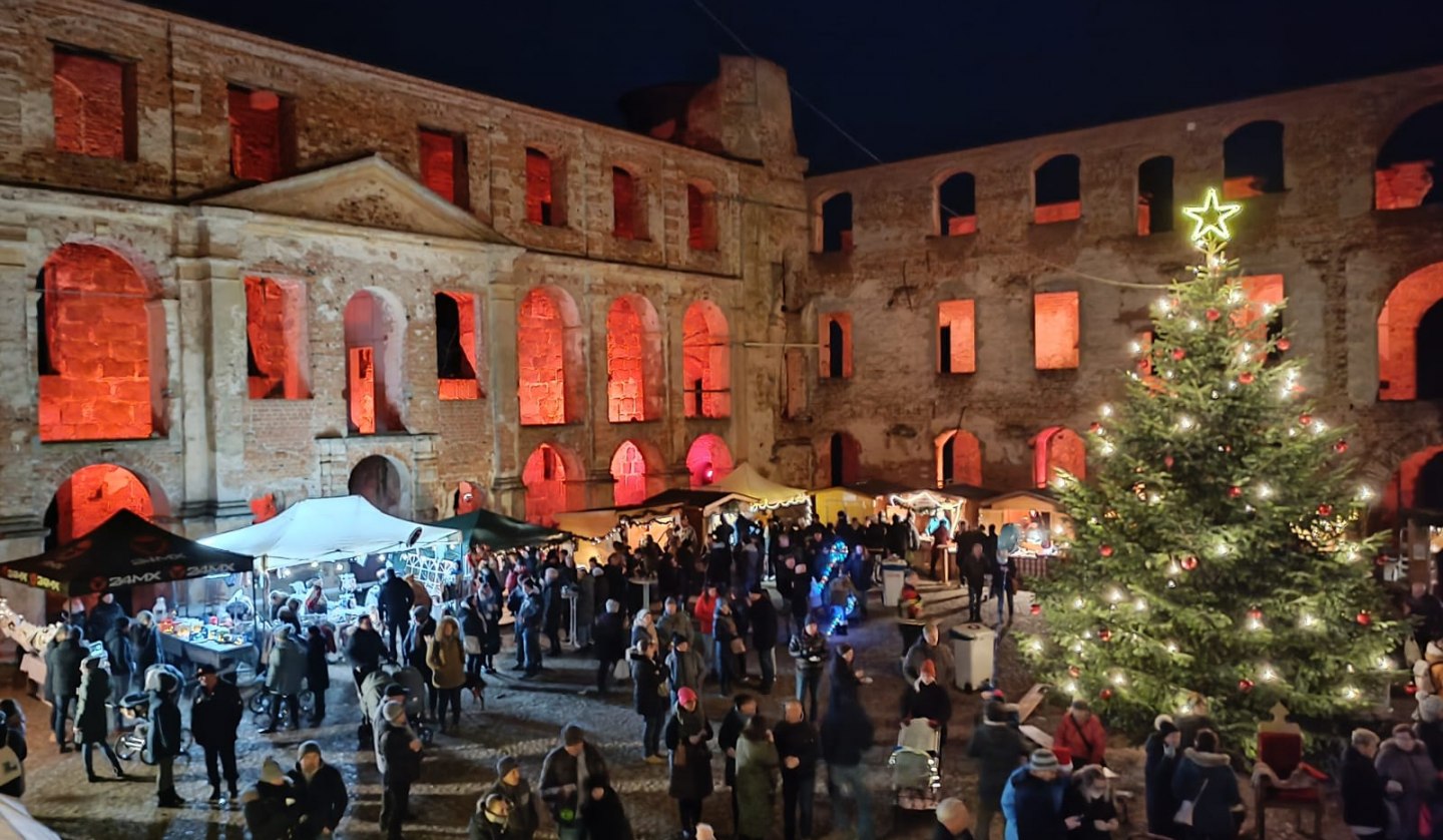 Weihnachtsmarkt in der Kloster- und Schlossanlage Dargun, © Stadt Dargun