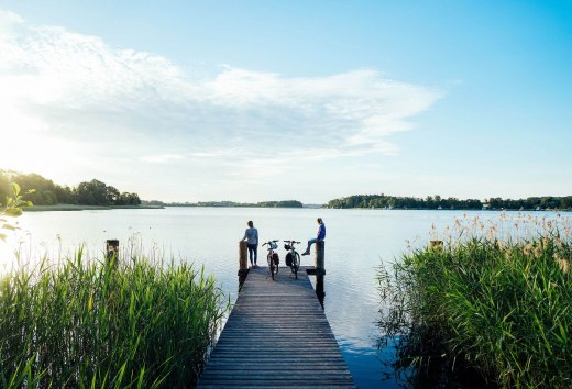 Auf den Radrundwegen in Mecklenburg-Vorpommern gibt es zahlreiche Seen zum Entspannen, © TMV/Gänsicke