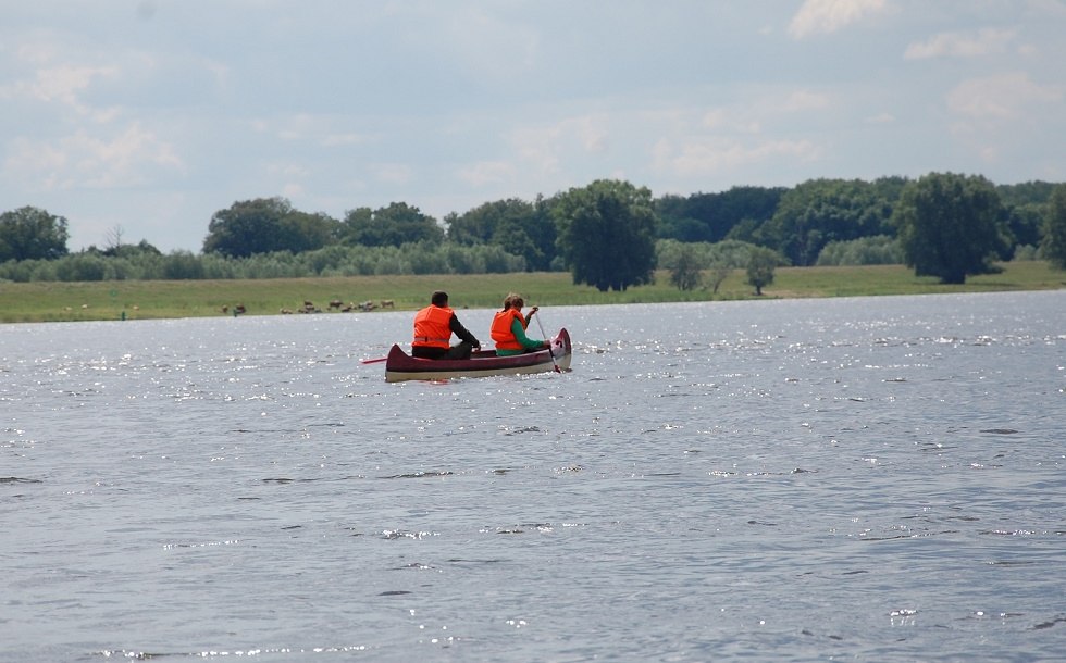 Auf dem Wasser die Stille genießen., © Gabriele Skorupski