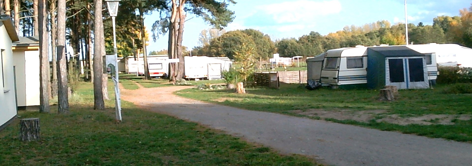 Wohnmobilstellplatz mit Blick auf den Peenestrom, © Campingplatz Waldcamp Freest