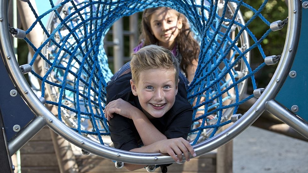 Auf dem Spielplatz austoben, © Mirko Runge