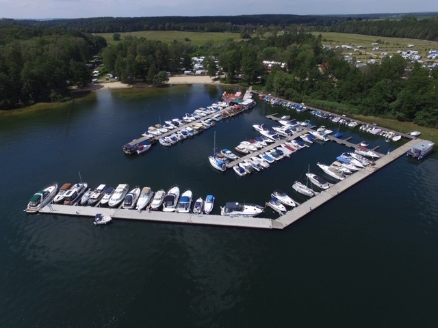 Luftbild Hafen, © Yachthafen Müritz GmbH